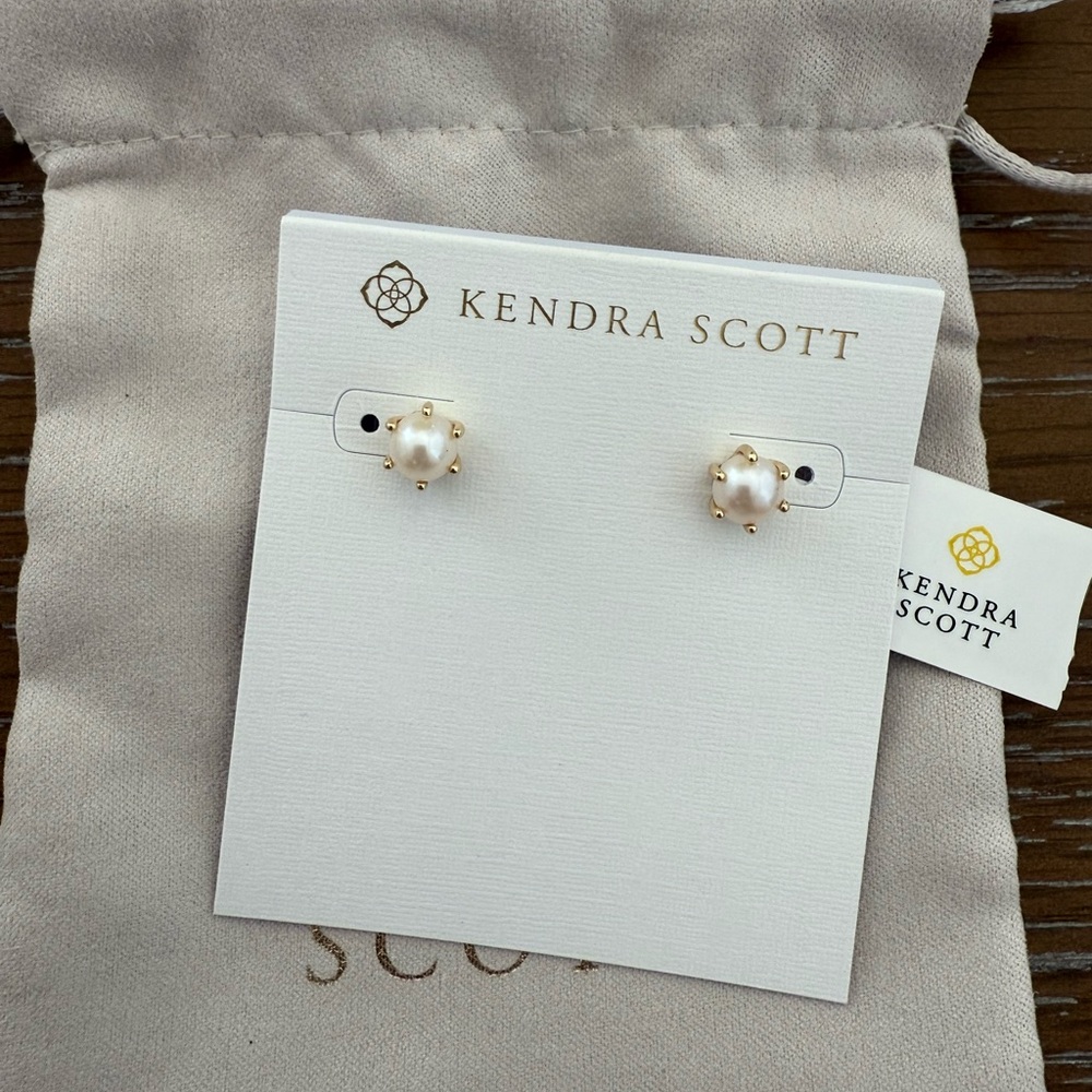 Kendra Scott Pearl Earrings